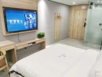 咖居酒店(南京明发新城工业大学地铁站店) - 精选大床房