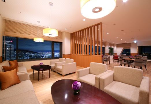 ANA Crowne Plaza Kobe 외관