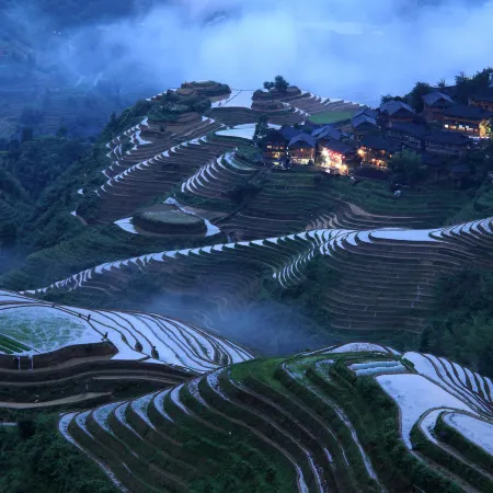 Chenyunxuan·Cloud Pool Panoramic Hotel (Jinfo Ding No.3 Observation Deck Branch)