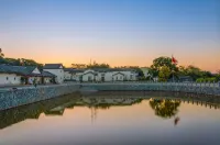 Huizhou autumn long valley home stay