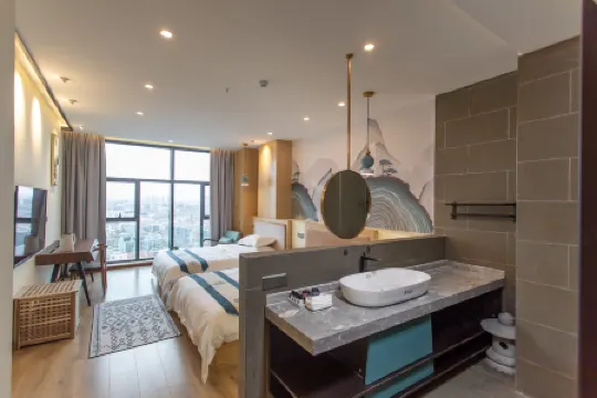 Zhaotong Anxuan Hotel (Financial Center)