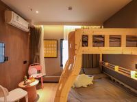 一间森林酒店(上海外滩人民广场地铁站店) - 森林家庭爬梯房