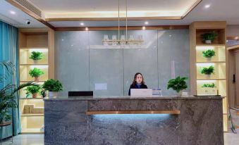 Quxian Huilong Hotel