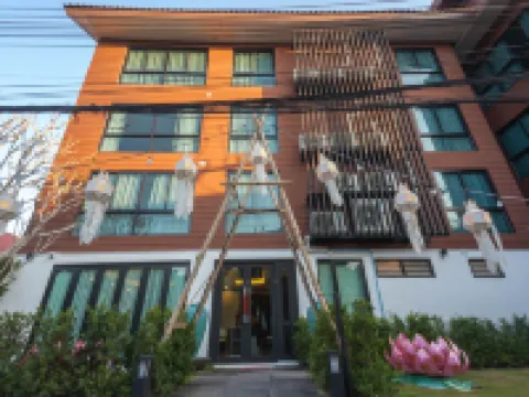 The Experience Walking Street Chiang Mai Hotels near Wat Chedi Luang