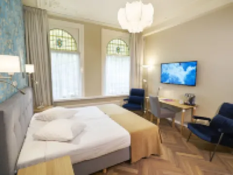 Hotel Van Walsum Hotels near Euromast