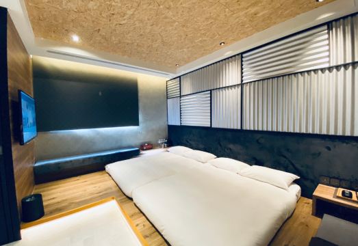 5. 오인 호텔 & ..