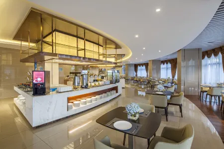 Ramada by Wyndham Wuhu Отели рядом с достопримечательностью «Macrolink Beluga Ocean Park»