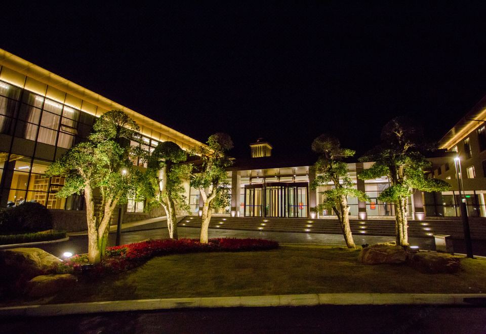 1. 칭다오 이하이 ..