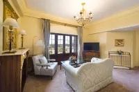 Rocks Hotel