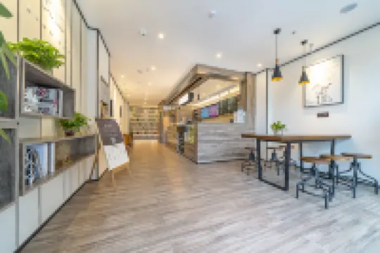 HanTing Hotel (Chongqing Jiangbei International Airport Sunac Central Plaza) Hotels in Chongqing