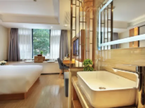 Lijiang Letu Boutique Hotel (Guilin Liangjiang Sihu Dongxi Alley) Hotels in Guilin