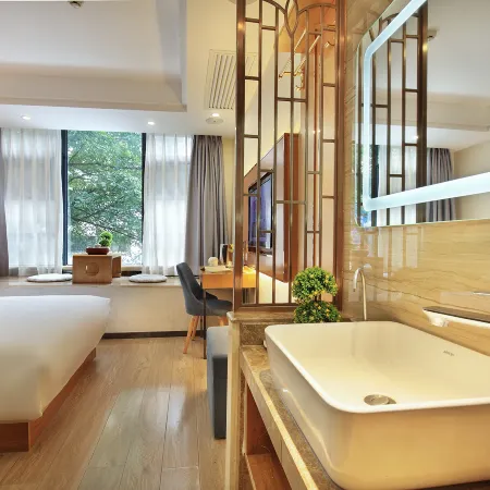 Lijiang Letu Boutique Hotel (Guilin Liangjiang Sihu Dongxi Alley)