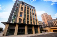 Muen LOFT Light Luxury Apartment (Qingdao North Railway Station Yongnian Road Subway Station)