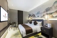 โรงแรมเรเซน ดง สาขา ถนนเซ็นทรัล หอคอยอนุสรณ์คอนโทรล