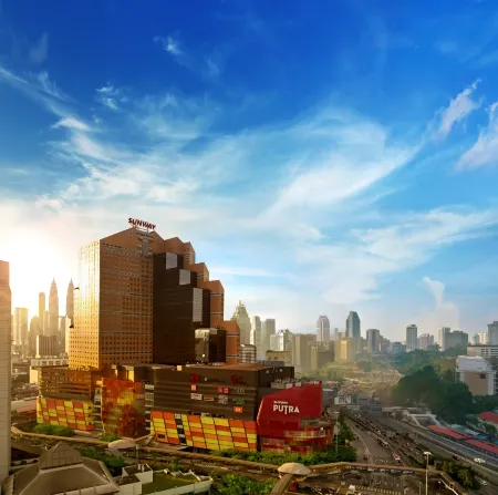 Sunway Putra Hotel Kuala Lumpur Отели рядом с достопримечательностью «Mont Kiara Meridin»