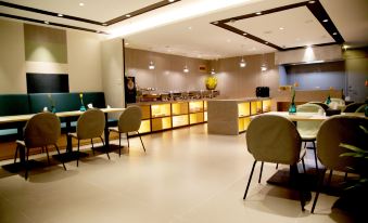 Homeinn Selected Hotel (Jiangyan Pedestrian Street)