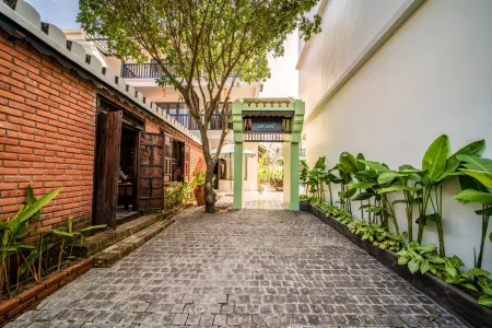 Khách sạn De An