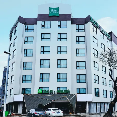 Ibis Styles Hotel (Wuxi Nanchang Street Store) Отели рядом с достопримечательностью «Храм Nanchan»