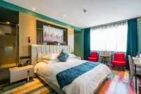 Huilong Hotel