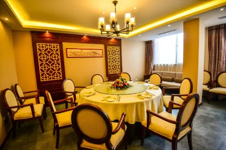 Yunchao Hotel Отели рядом с достопримечательностью «Azure Cloud Temple»