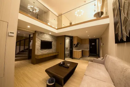 โรงแรมสตาร์รี่โฟร์ซี