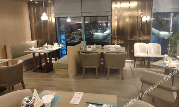 Jeff Jeff Hotel (Chongqing Beibin Road Liujia Wharf)