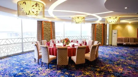 Shi Long Hotel Отели рядом с достопримечательностью «Tangwei Ming and Qing Dynasties Ancient Village»