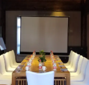 Qihai Tingfeng Inn (Lugu Lake Headquarter)