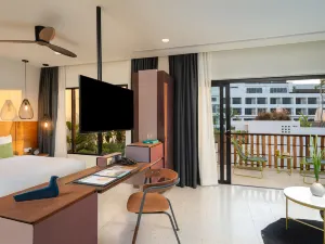 The Aviary Hotel