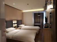 汉庭酒店(上海大宁国际广中路店) - 双床房