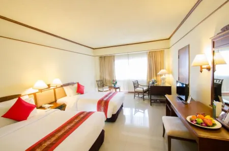 Mercure Chiang Mai Отели рядом с достопримечательностью «Ват Пратхат Дой Сутхеп»