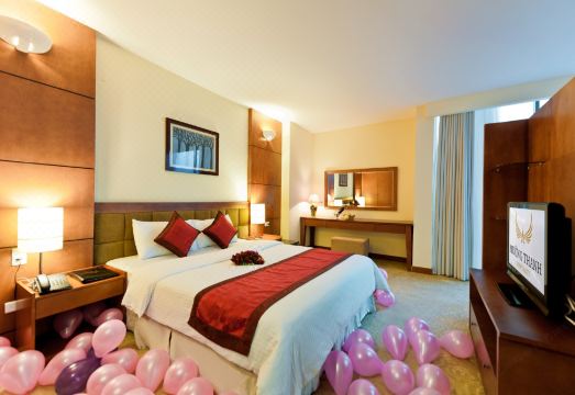 므엉 탄 디엔 쩌우 호텔의 고급스러운 객실과 욕실