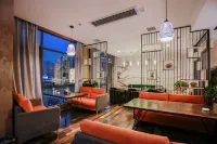 Yunqi Smart Hotel (Xingyi Menglecheng Jushan Square)