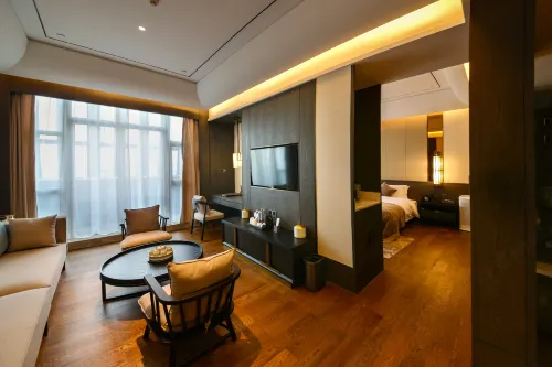 โรงแรมเนชั่นแนล เทรเชอร์ เพอร์รี่ - ที่มีสปา