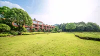Springs Resort Các khách sạn ở Chibi