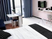 清远向日葵主题公寓 - 温馨浪漫大床房