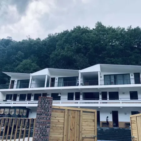 Luanchuan Ersanli Slow Life Homestay