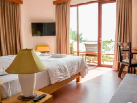 Seaman Resort Hotels near Chaosamran Beach