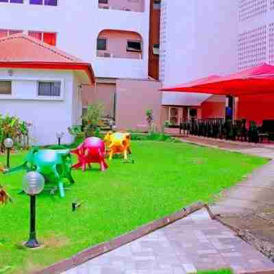 Kakanfo Inn and Conference Centre Hotel Exterior