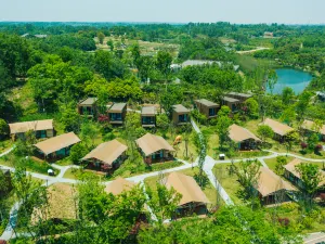 Huanglongxi Happy Pastoral Wild Fun Hotel