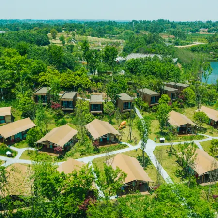 Huanglongxi Happy Pastoral Wild Fun Hotel
