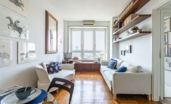 Skyline View Biancamano 1 Bdr with Balcony by Rentopolis