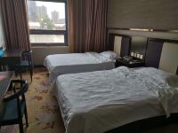速8酒店(北京朝阳北路黄渠地铁站店) - 豪华双床房