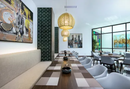 Mehood Lestie Hotel (Zhengzhou Huayuan Road, Zhenghongcheng) Отели рядом с достопримечательностью «North China University of Water Resources and Electric Power Relational Area»