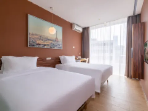 Colour Inn (Shenzhen Dongmen) Hotels near Dongmen Pedestrian Street