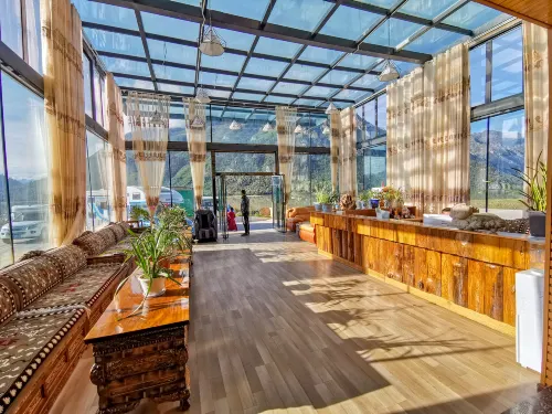 Basu Mingjing Hotel (Ranwu Lake)