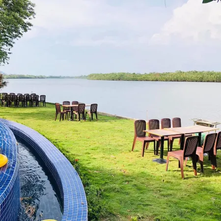 Moly Resort