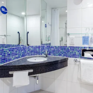 Holiday Inn Express EDINBURGH - ROYAL MILE by IHG Отели рядом с достопримечательностью «Принсес стрит Гарденс»
