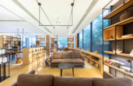 Atour Hotel (Yantai South Railway Station, Yingchun Street)