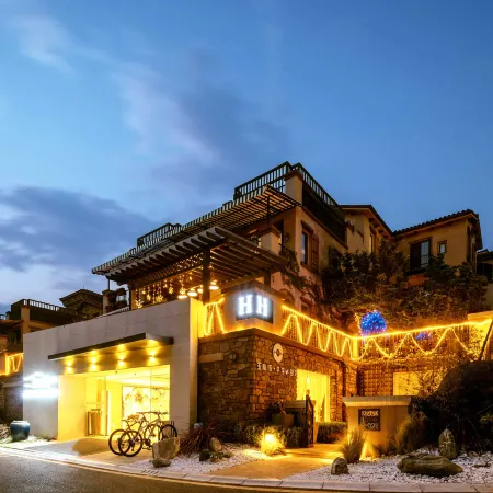 U-house Villa Hotel